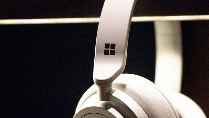 Illustration for article titled Microsoft's Surface Headphones Sound Like Disappointment